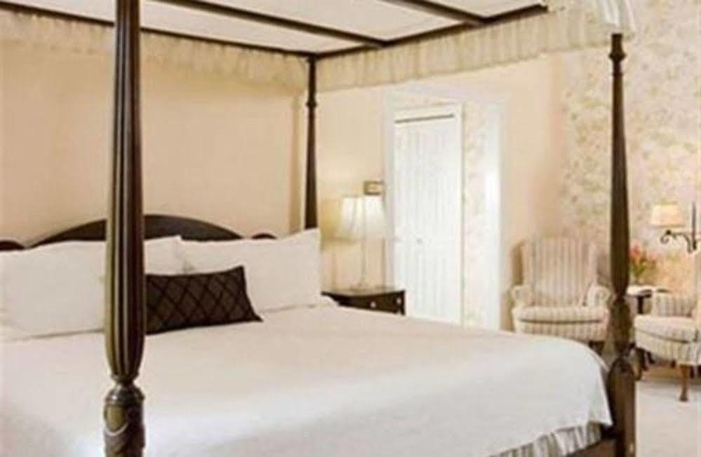 Bed & Breakfast Fairville 2*